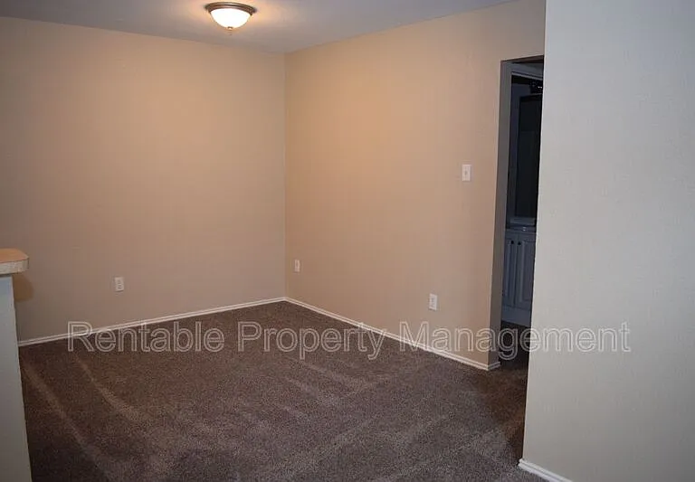 8028 Doreen Ave — Photo 3