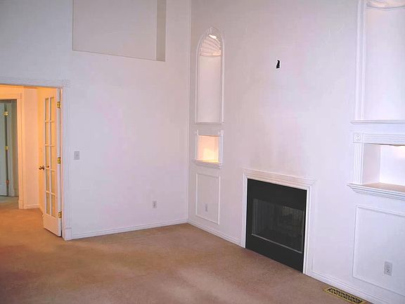 4th image of 86 E Moccasin Ct