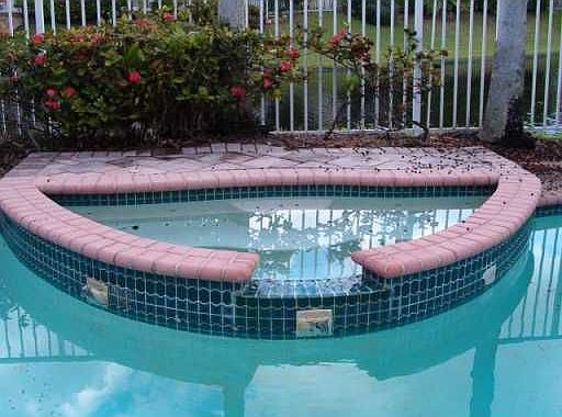 Lakefront Pool & Jacuzzi