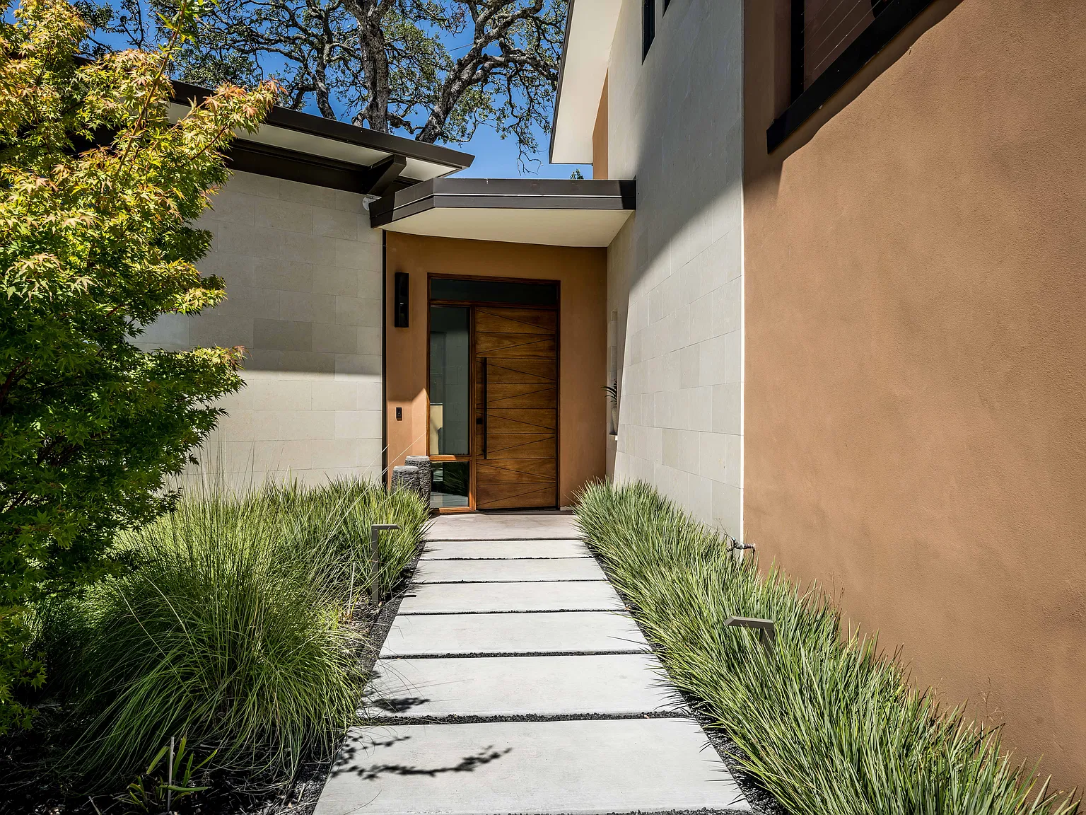 3 bed, 3.5 bath, 3500 sqft, $10,000 — Photo 4