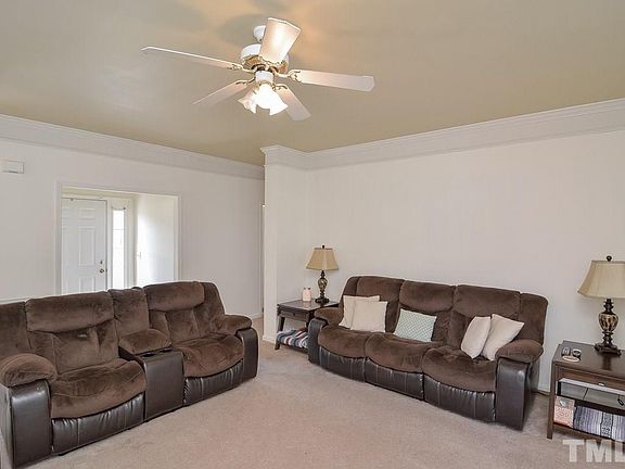 5th image of 111 Clearwater Dr