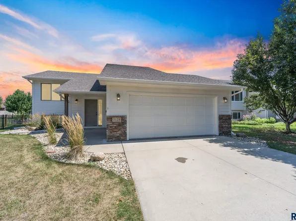 3128 S Triple Play Ave, Sioux Falls, SD 57110