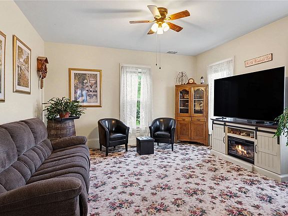 3rd image of 5897 Buerman Rd