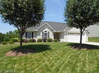 3809 Eagles View Ct, High Point, NC 27265