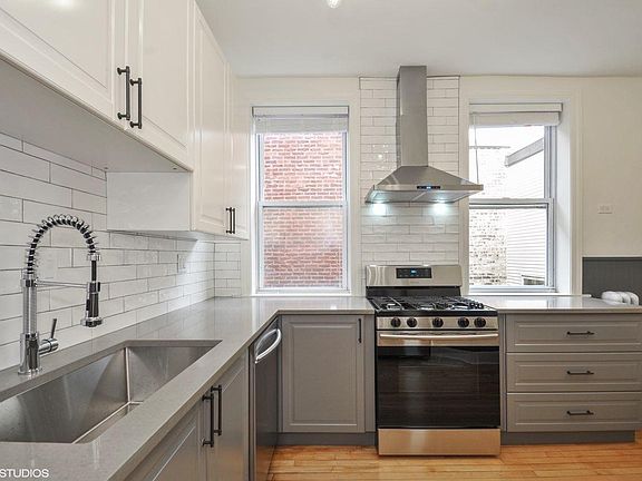 2nd image of 1314 W Argyle St APT 2
