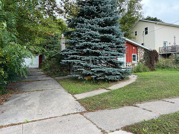 3rd image of 429 Thayer St