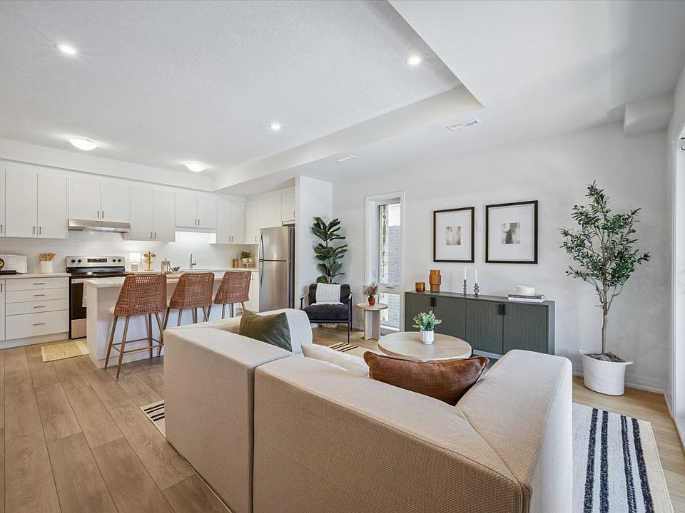 Photos taken from model suite. Interior finishes are consistent, suite layouts may vary.