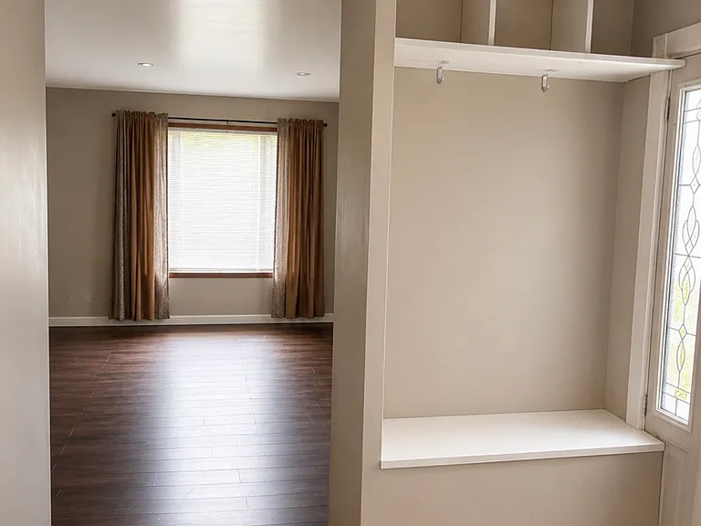 2079 W 50th Pl — Photo 2