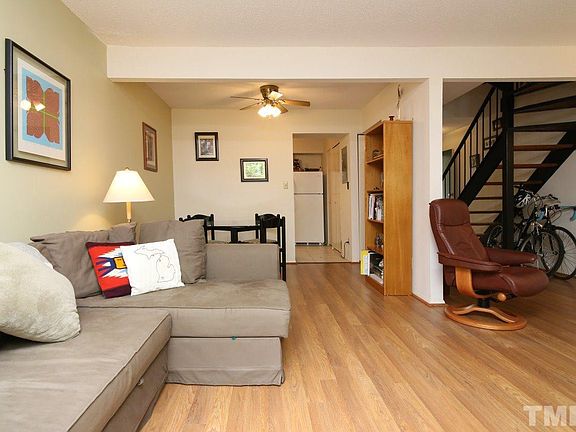4th image of 220 Elizabeth St APT D2