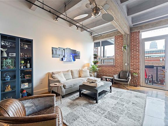 2nd image of 1819 Baltimore Ave APT 203