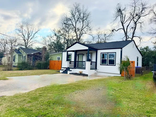 2136 Commander Rd, North Charleston, SC 29405