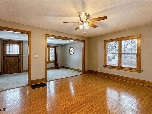 5th image of 814 E Montgomery St