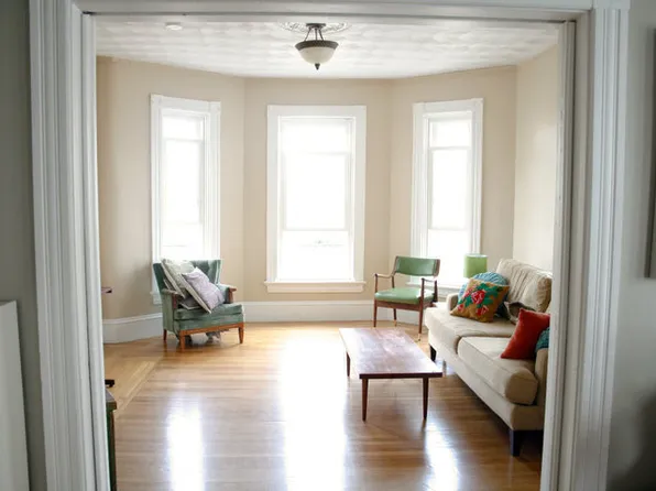 134-136 Chapin Ave, Providence, RI 02909