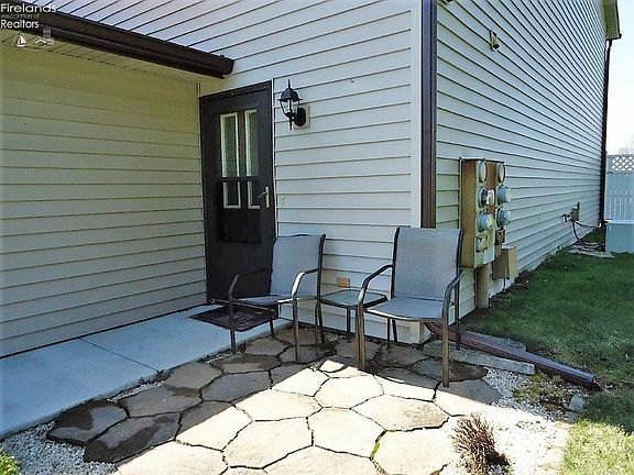 2nd image of 4703 Pinewood Dr APT 236