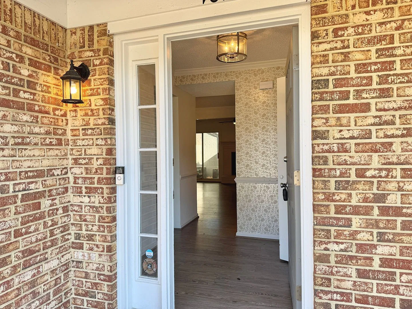 Townhouse centrally located in Virginia Beach! — Photo 3