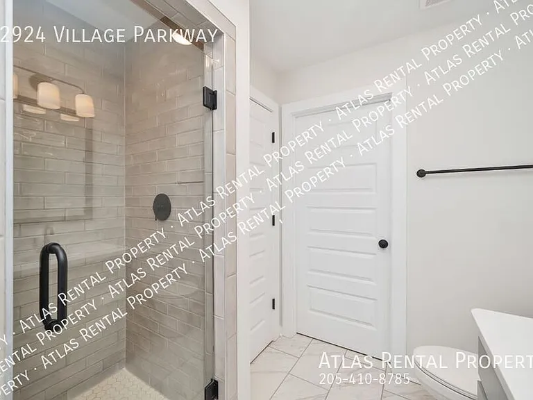 22924 Village Pkwy — Photo 21