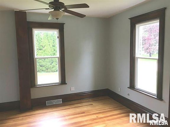 3rd image of 502 E South St