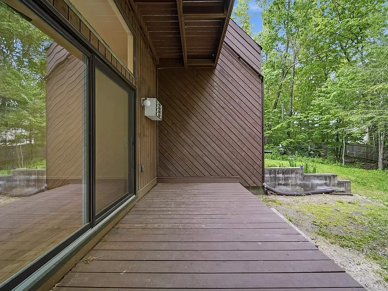 25 Silverton Dr — Photo 19
