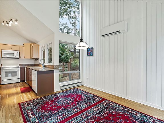 2nd image of 495 Robinwood Drive NE