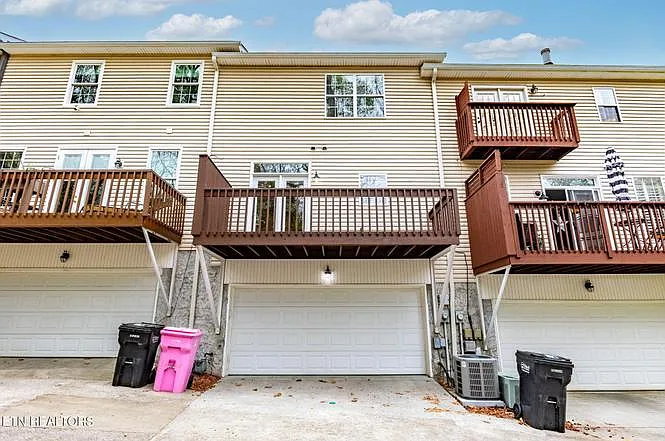 10708 Prince Albert Way — Photo 45