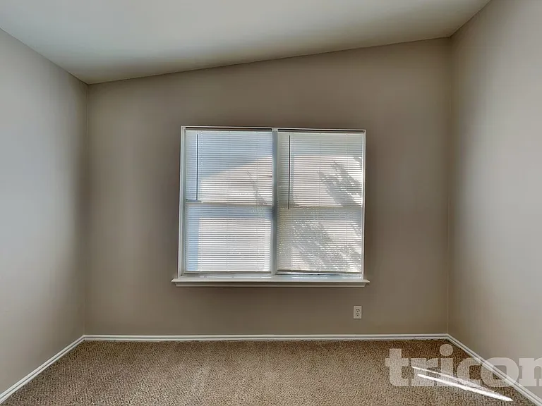 6734 Sandy Point Dr — Photo 6