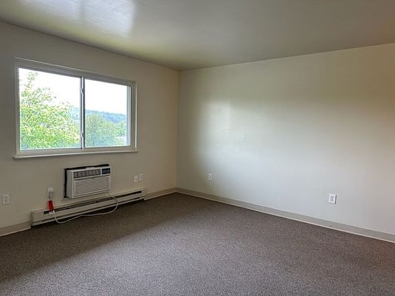 3rd image of 5660 Lancaster St #5