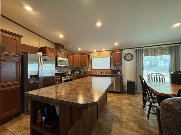 1 Hawthorn Dr #113, Norway, ME 04268