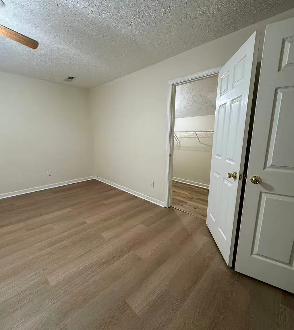 3 bed, 2.5 bath, 1650 sqft, $1,825 — Photo 4