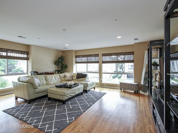 2nd image of 661 Diamond Pointe Dr