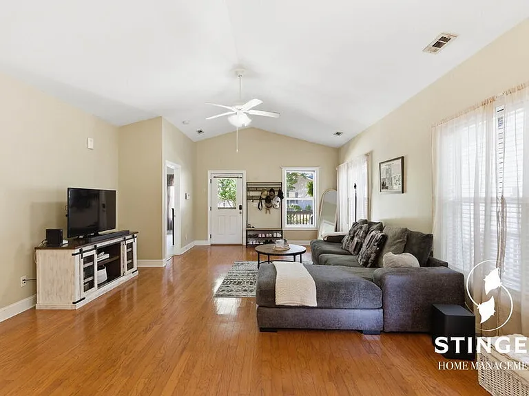 3 Kings Cross Ct — Photo 10