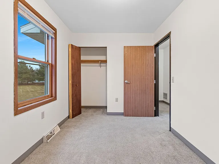 Hickory Drive and Pinecrest Apartments — Photo 41