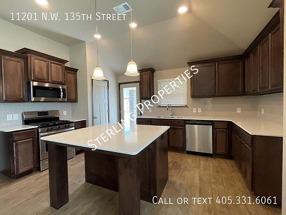 2nd image of 11201 NW 135th St