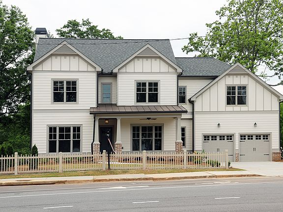 Beautiful traditional in the heart of the city