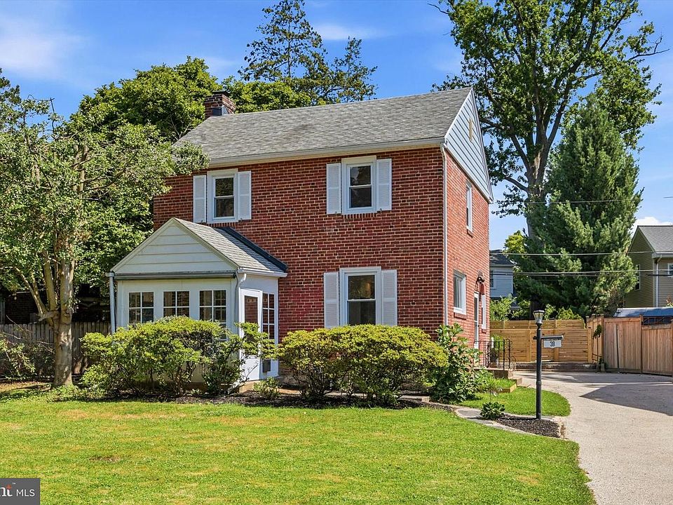 1st image of 39 Myrtle Ave