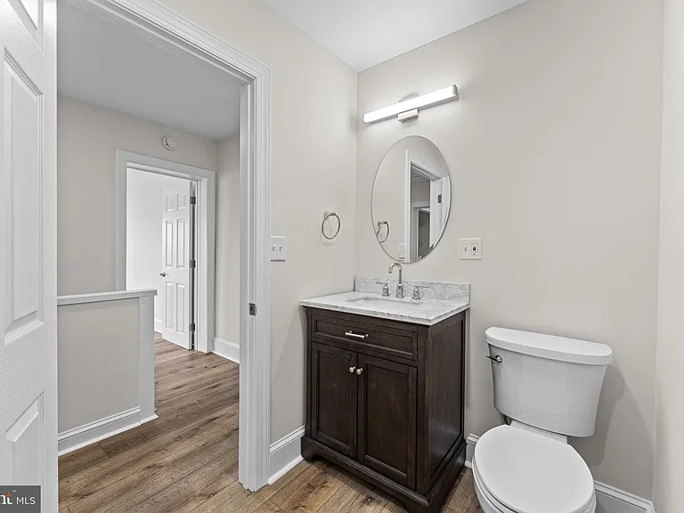 116 E King St — Photo 21