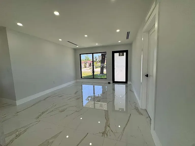 2251 NW 193rd Ter — Photo 11