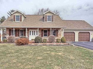 4 Glenfield Dr, Mechanicsburg, PA 17050