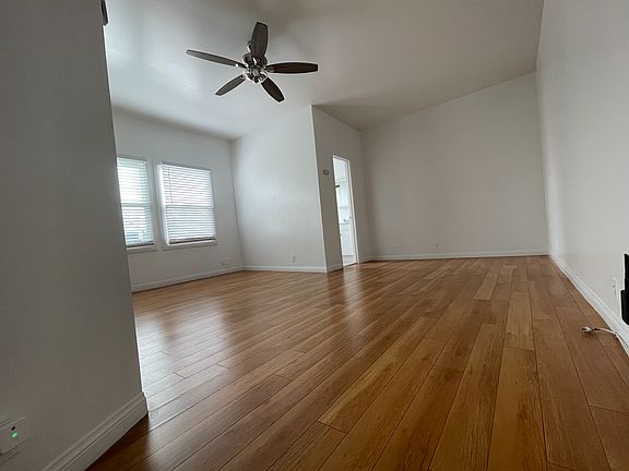 2nd image of 5138 Melrose Ave #205