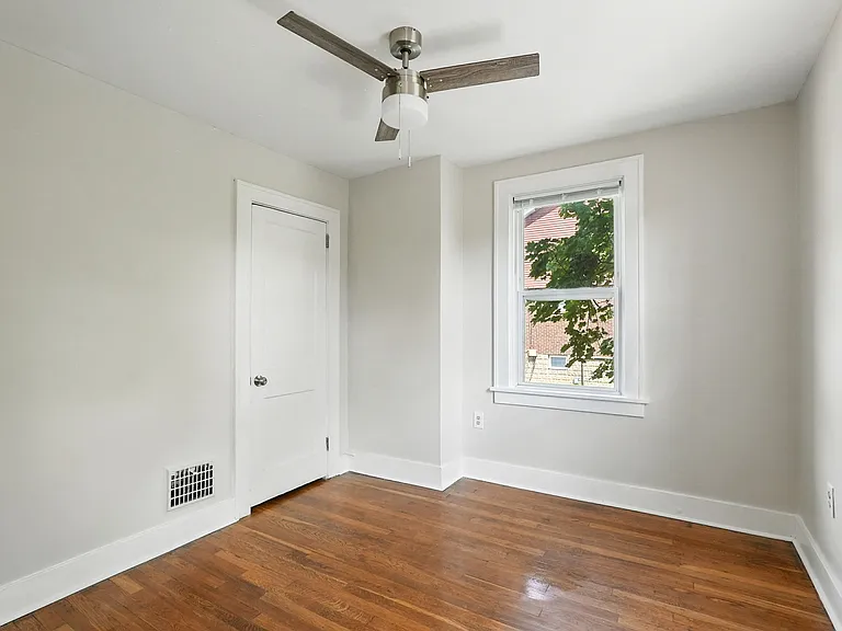 3229 Beacon Hill Ave — Photo 14
