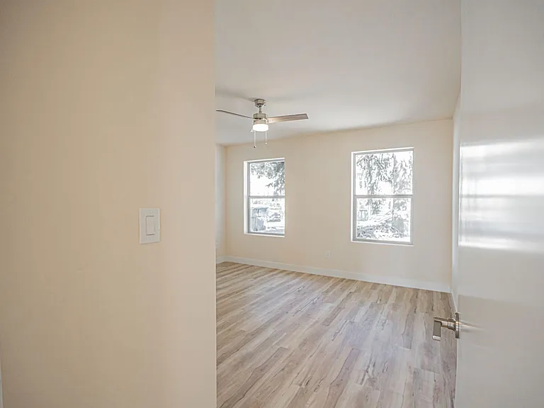 4253 S Spencer St — Photo 12
