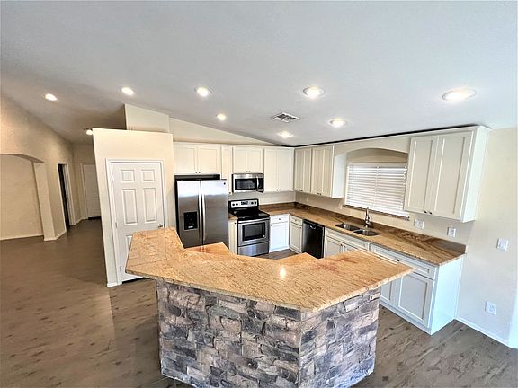 4th image of 15281 W Laurel Ln