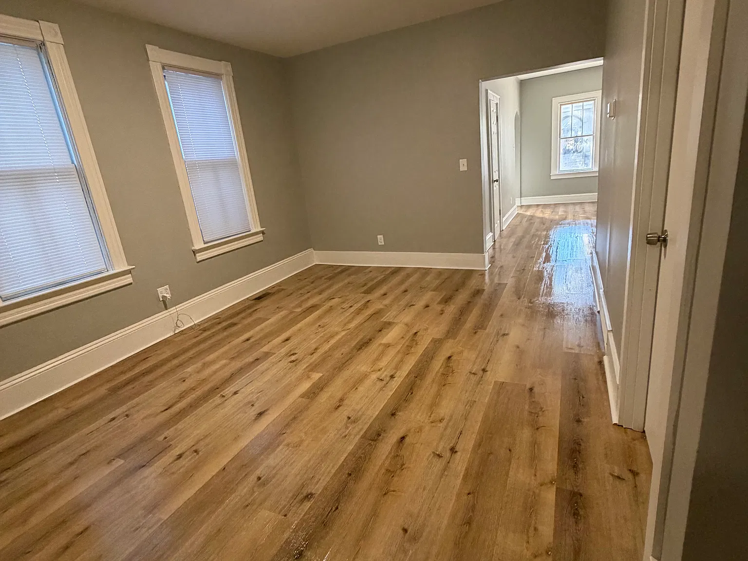 3 bed, 1067 sqft, $2,300 — Photo 3