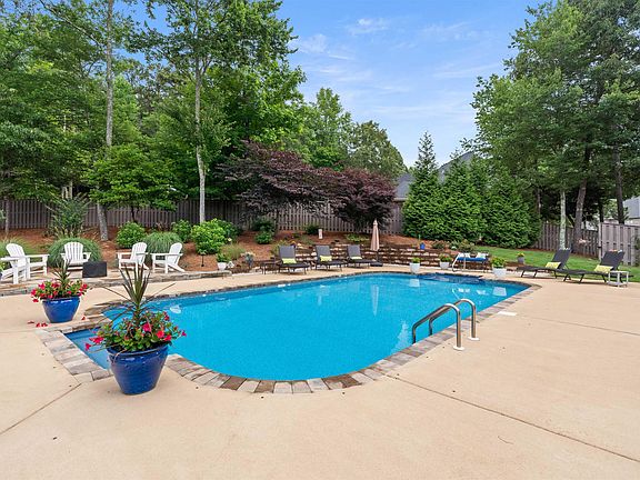 3rd image of 8152 Willowbrooke Ter