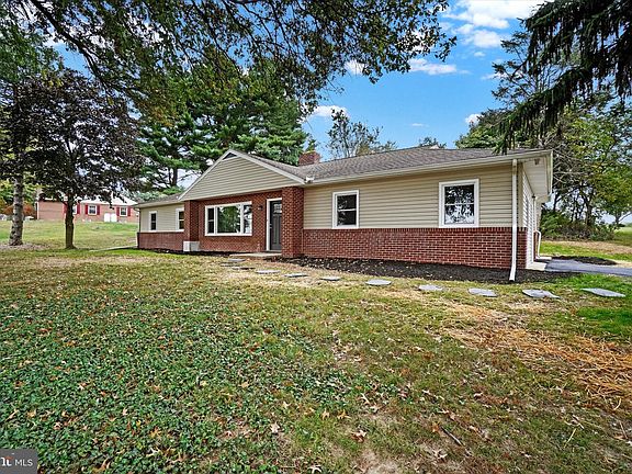 2nd image of 672 Laurel Hill Dr