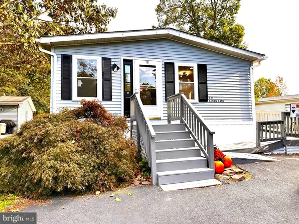 121 Acorn Ln, Sellersville, PA 18960