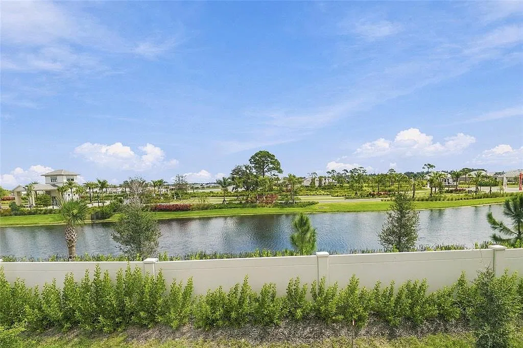 2 bed, 2.5 bath, 1180 sqft, $2,150 — Photo 2