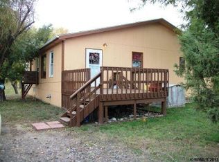 18 Bridger Crossing Rd, Douglas, WY 82633