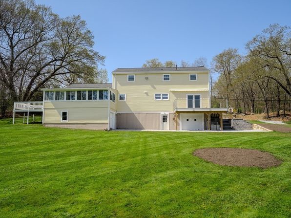 200 Pine Hill Rd, Chelmsford, MA 01824