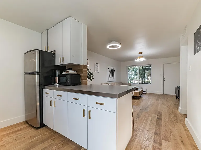 300 Crockett St #111 — Photo 7