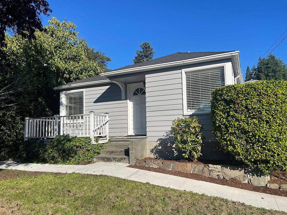 Front yard. The cement walkway was just redone.